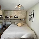 Cozy Apartment In A Quiet Alley